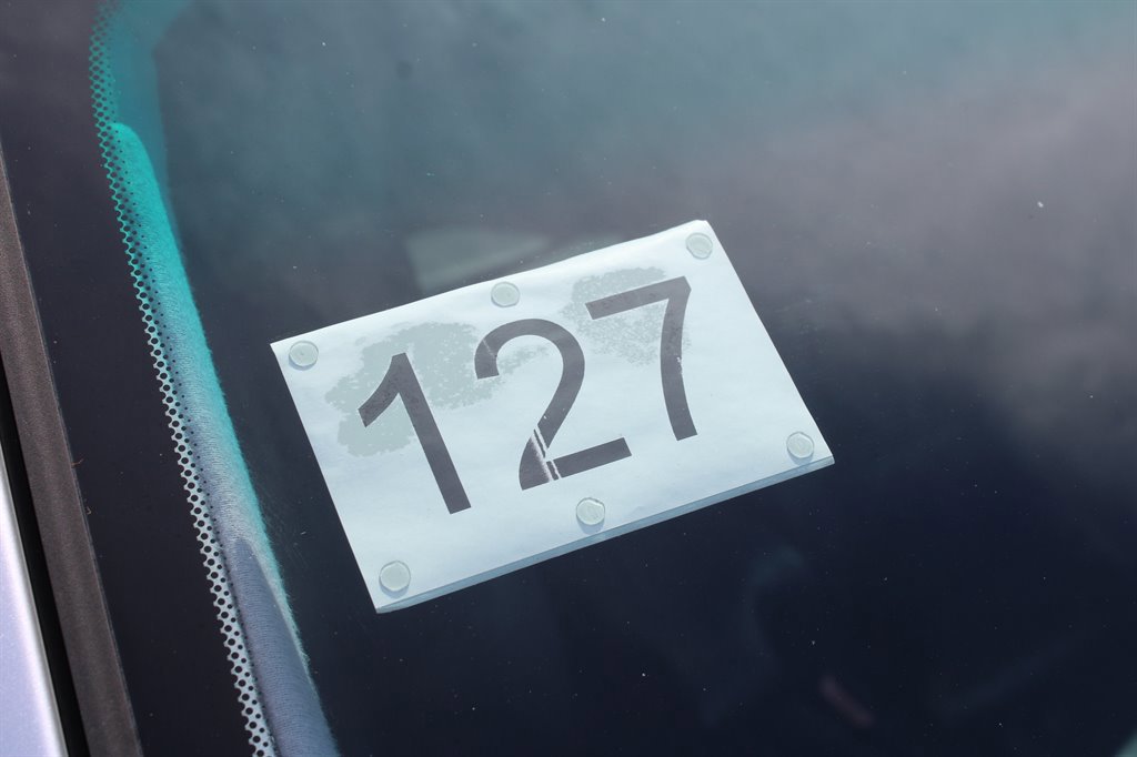 Used 2005 BMW 325i Sedan image 10