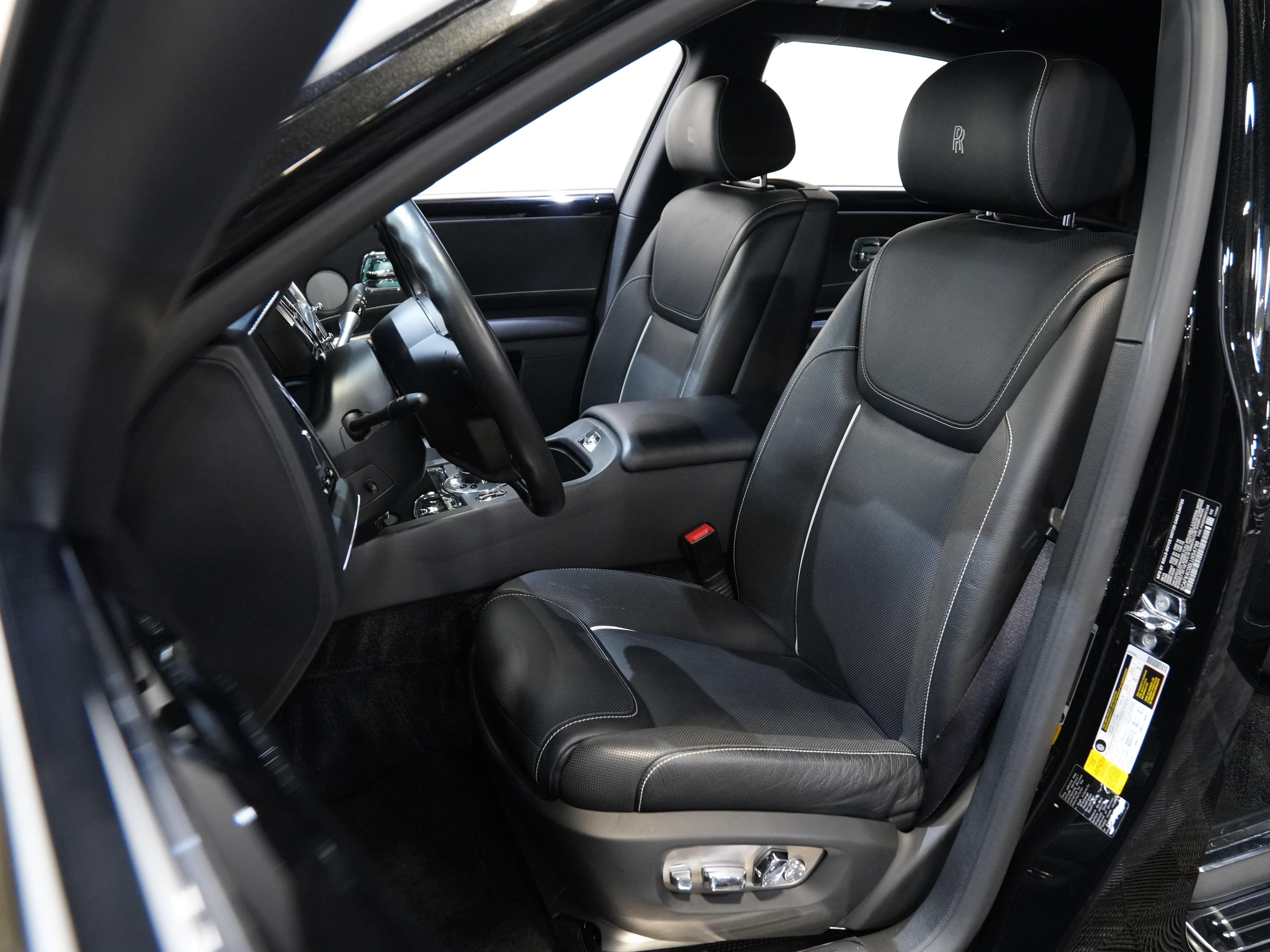 Used 2020 Rolls-Royce Ghost RWD image 34