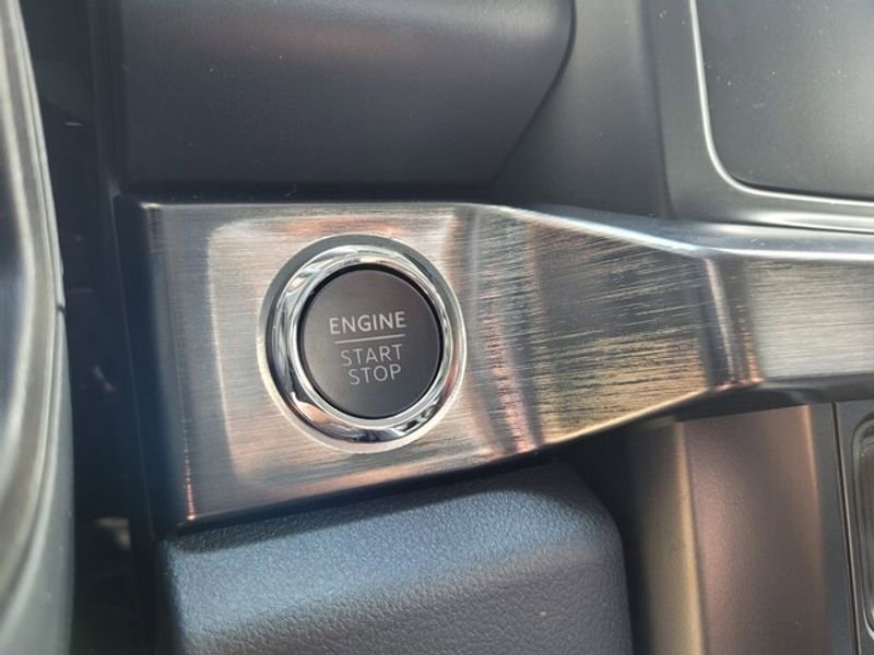 New 2025 Ford F350 Lariat w/ Chrome Package image 21
