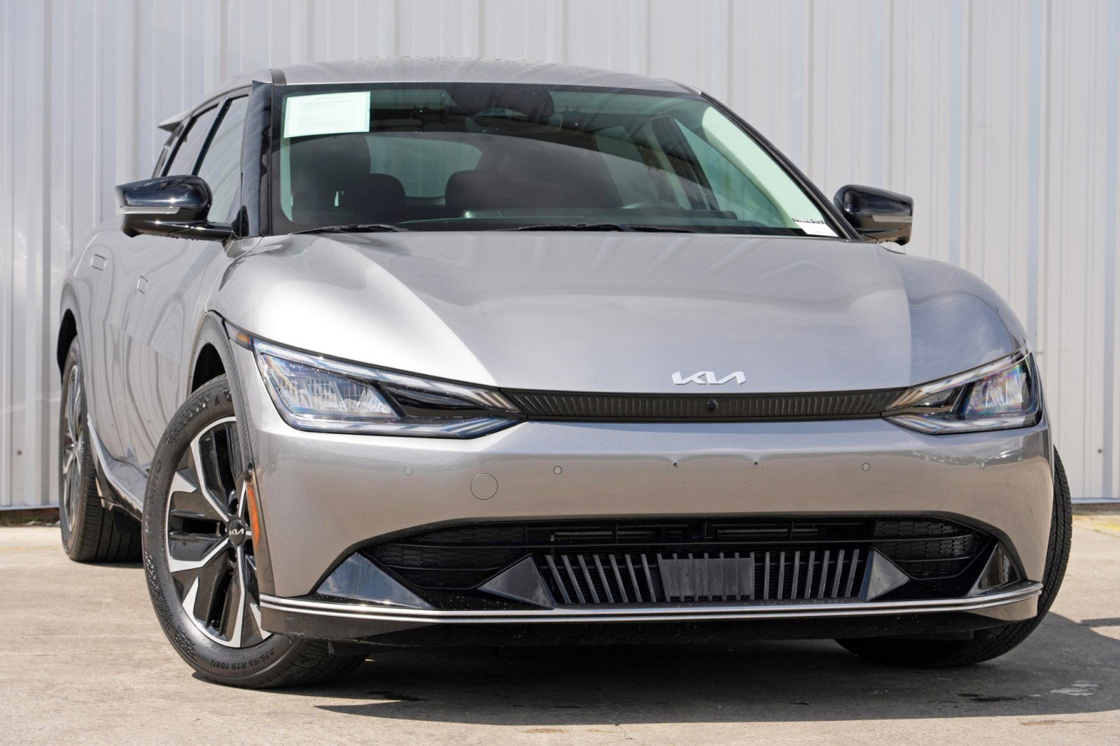 Used 2023 Kia EV6 Wind w/ Wind Technology Package AWD/4WD image 2