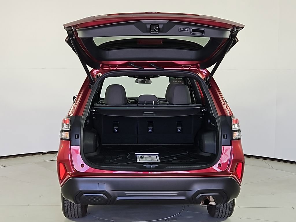 Used 2025 Subaru Forester Premium AWD/4WD image 10