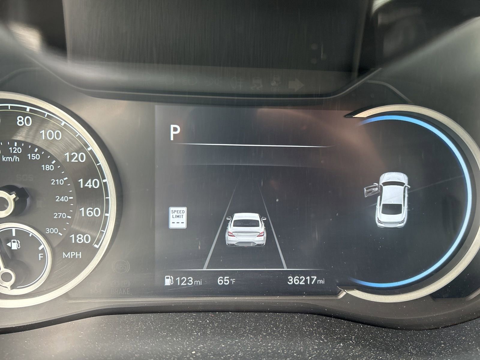 Used 2025 Genesis G70 2.5T image 14