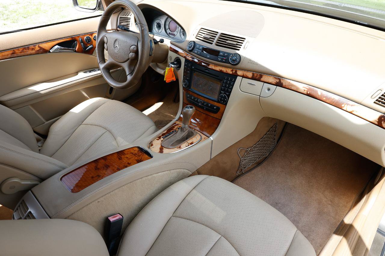 Used 2009 Mercedes-Benz E 350 Sedan w/ Premium 1 Pkg image 16