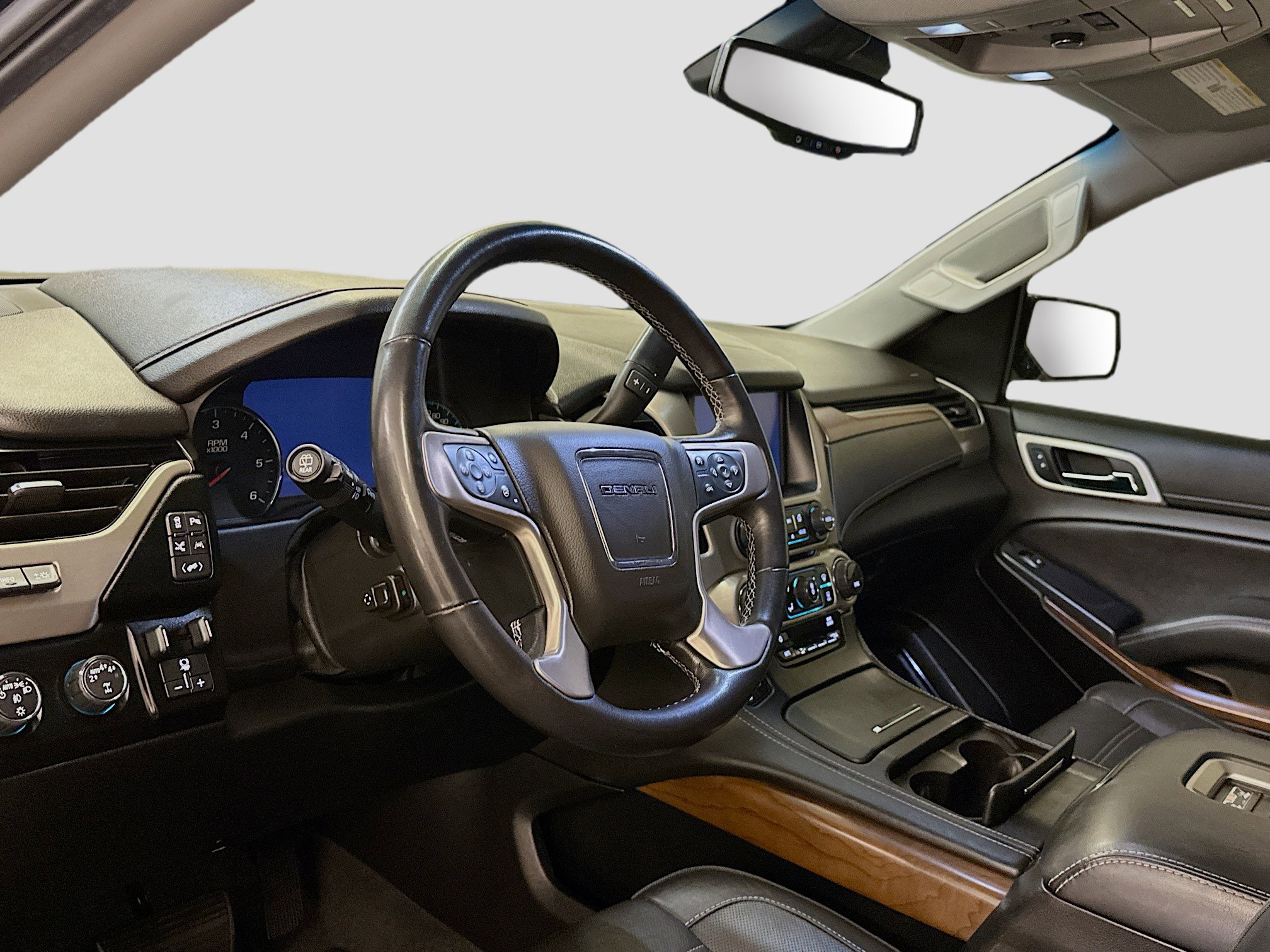 Used 2020 GMC Yukon Denali w/ Denali Premium Package image 18