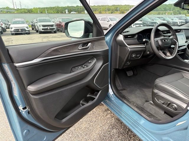 New 2026 Jeep Grand Cherokee L Limited AWD/4WD image 12