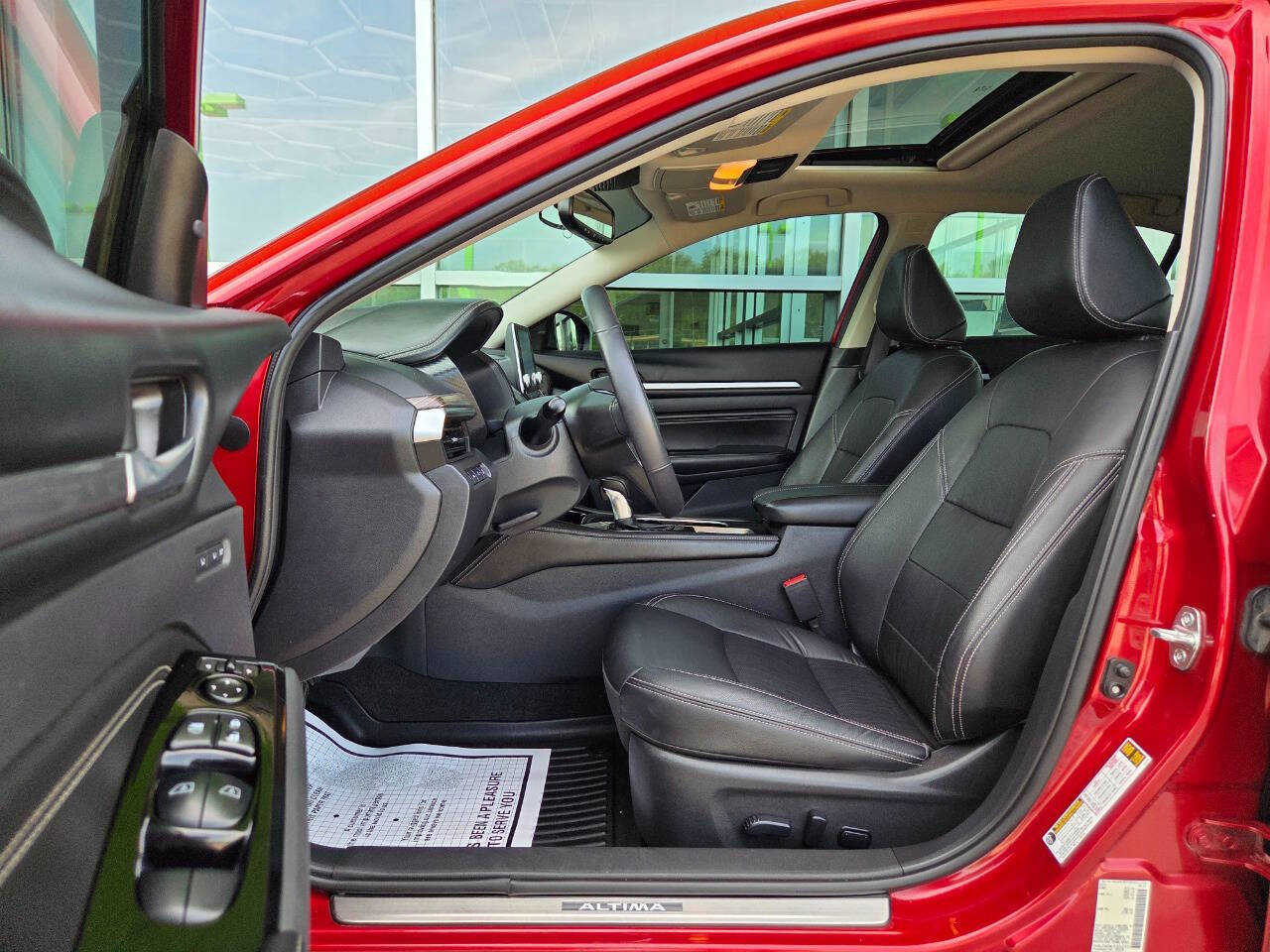 Used 2022 Nissan Altima 2.5 Platinum AWD/4WD image 10