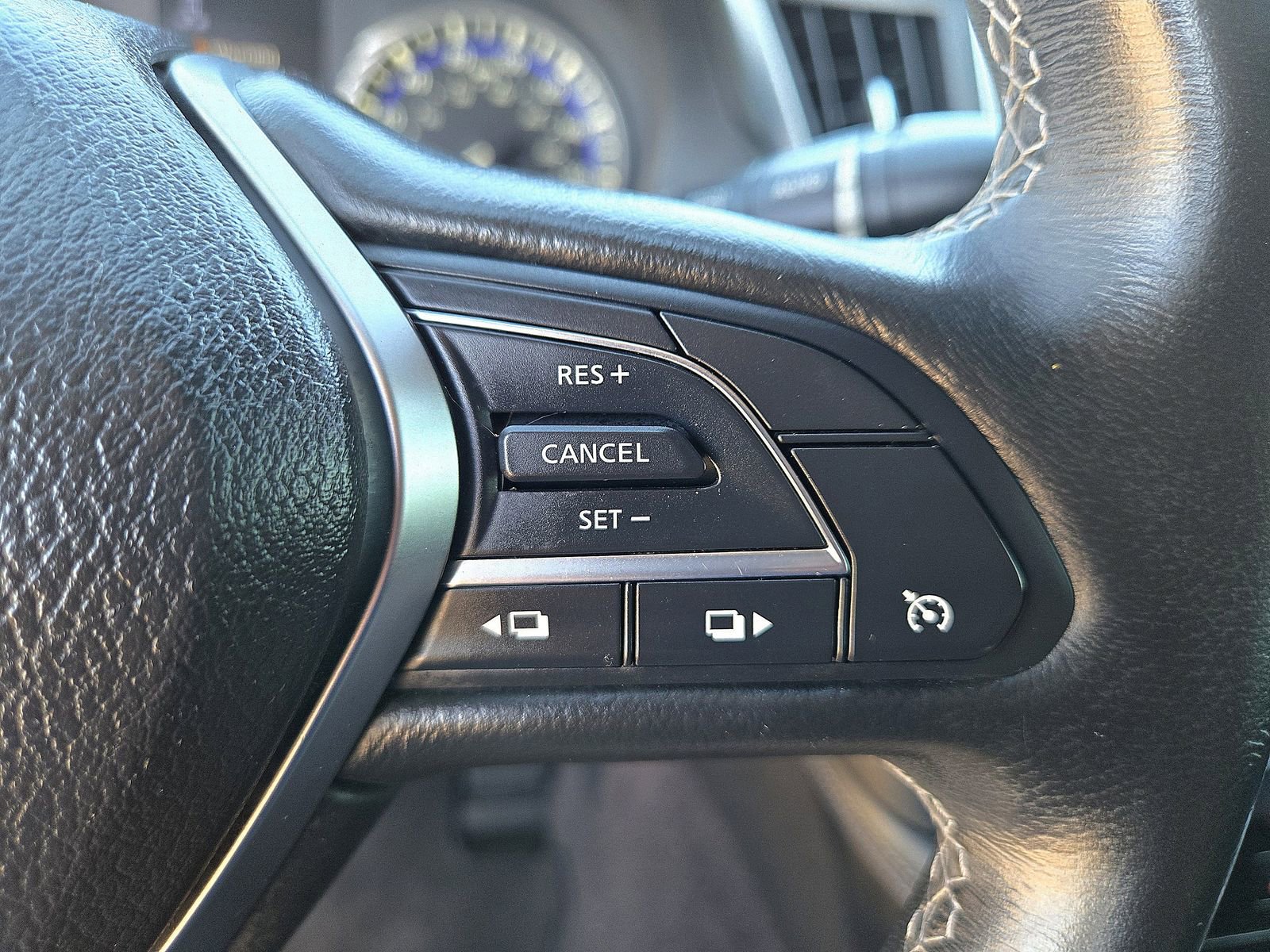 Used 2019 INFINITI Q60 3.0t Luxe w/ Essential Package image 14