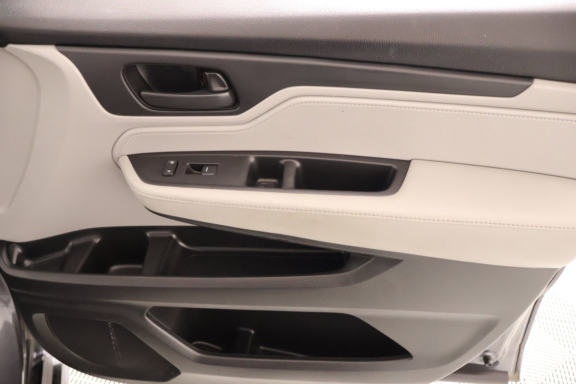 Used 2018 Honda Odyssey LX image 15