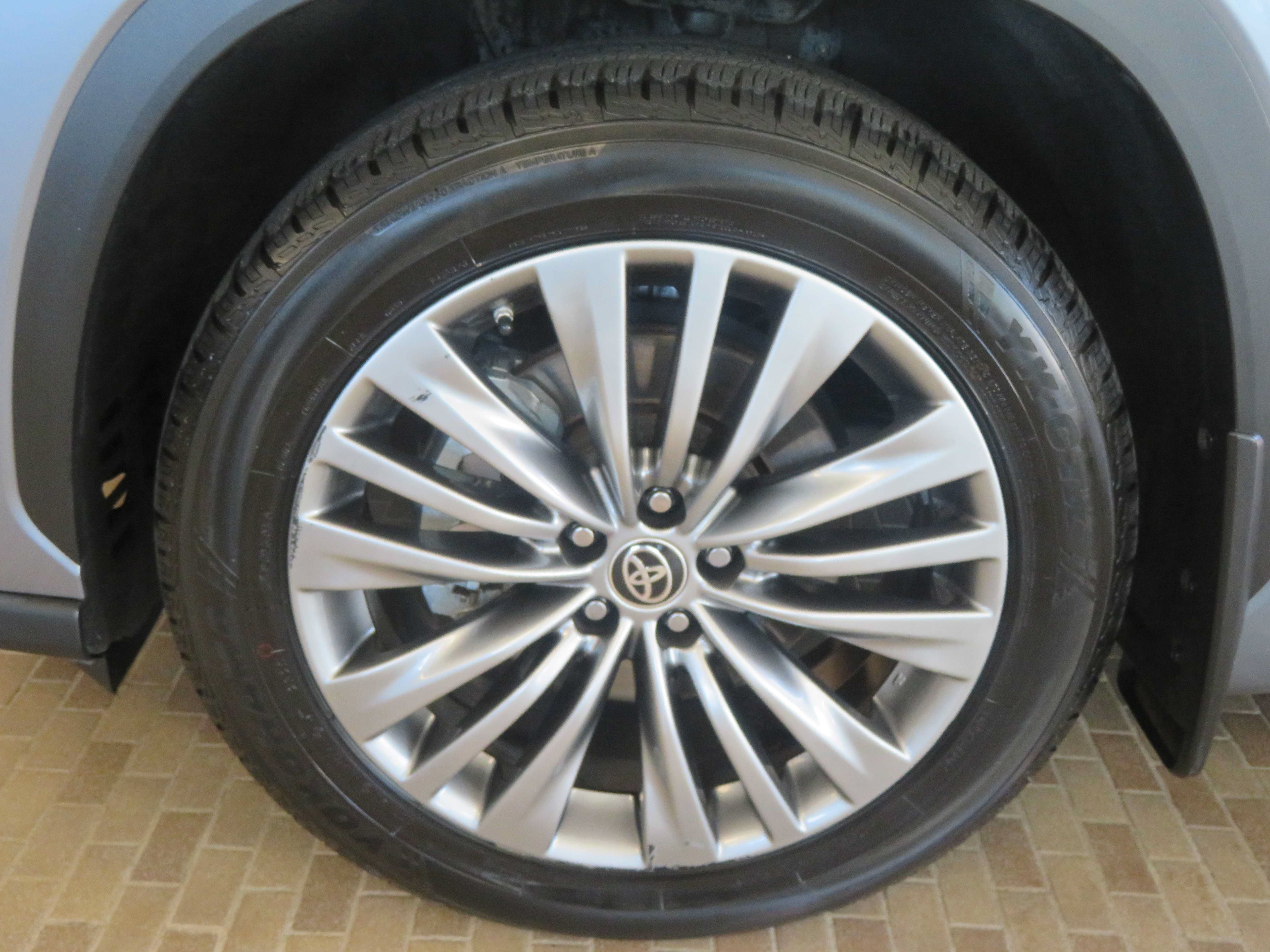 Used 2021 Toyota Highlander Platinum FWD image 7