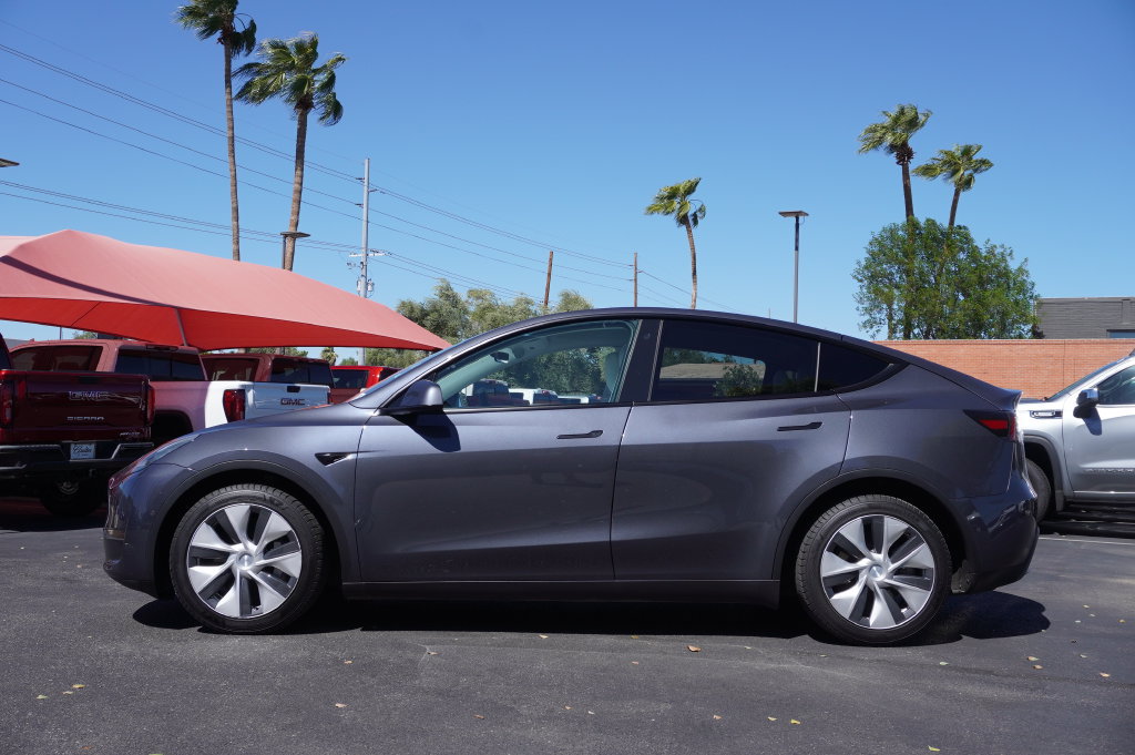 Used 2021 Tesla Model Y Long Range AWD/4WD image 2
