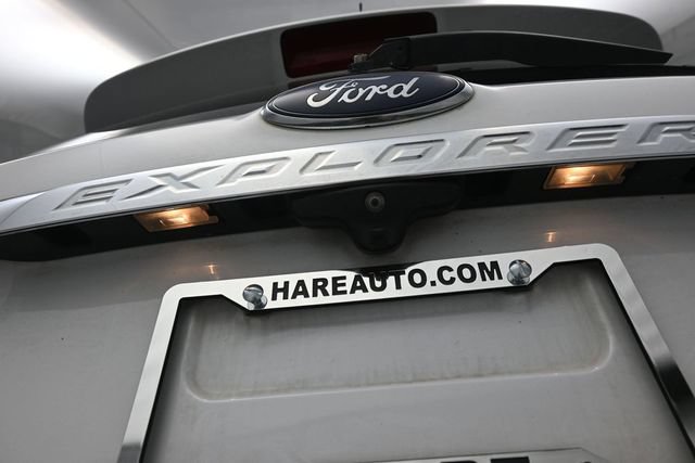 Used 2019 Ford Explorer XLT w/ Equipment Group 202A AWD/4WD image 27