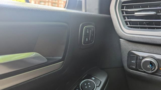 Used 2020 Ford Escape SEL image 31