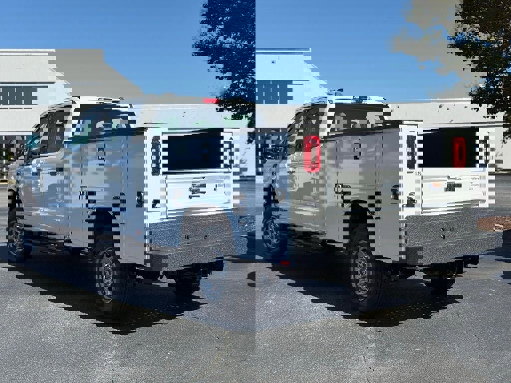 New 2026 Ford F250 XL w/ XL Chrome Package image 3