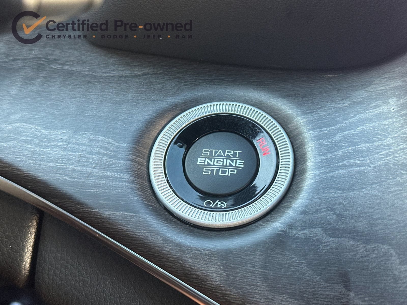 Used 2023 Jeep Grand Cherokee Overland AWD/4WD image 24