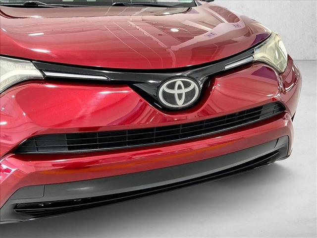 Used 2018 Toyota RAV4 LE image 30