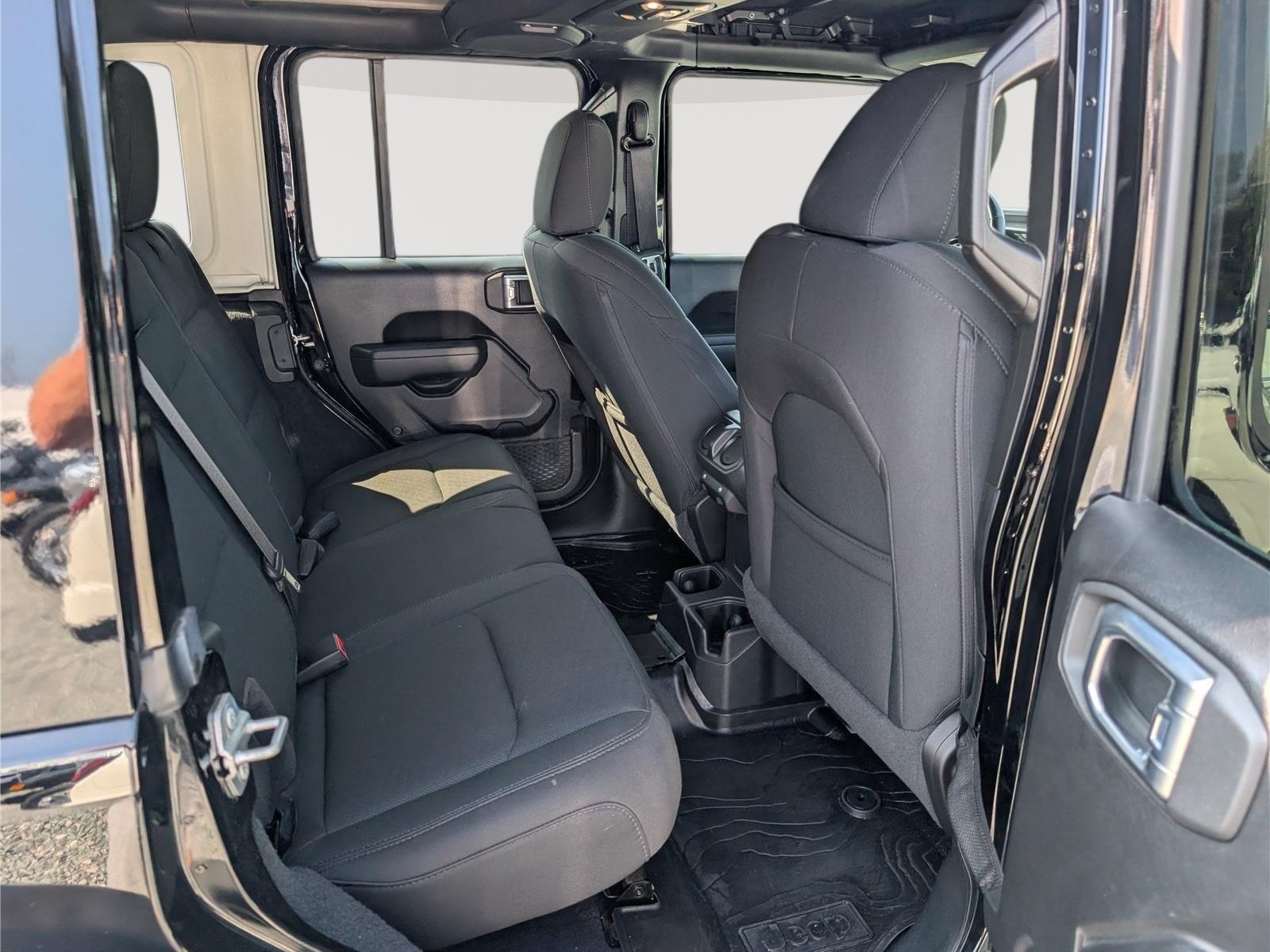 Used 2022 Jeep Wrangler Unlimited Sport AWD/4WD image 11