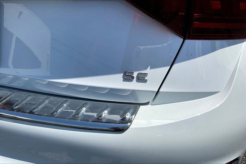 Used 2023 Volkswagen Jetta SE w/ Panoramic Sunroof Package FWD image 22