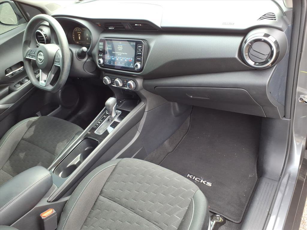 Used 2024 Nissan Kicks SV image 18
