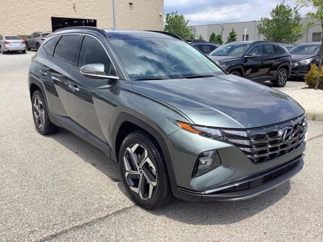 Certified 2022 Hyundai Tucson Limited w/ Cargo Package AWD/4WD image 3