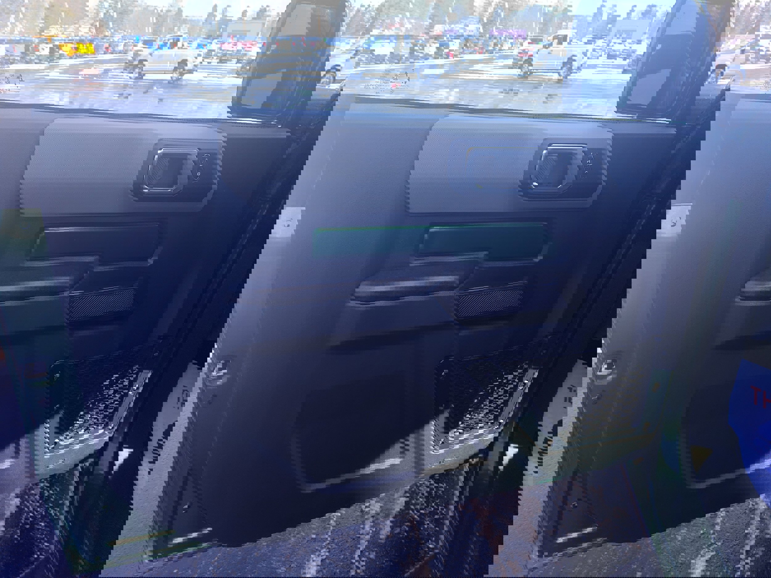 Used 2024 Ford Bronco Black Diamond image 9