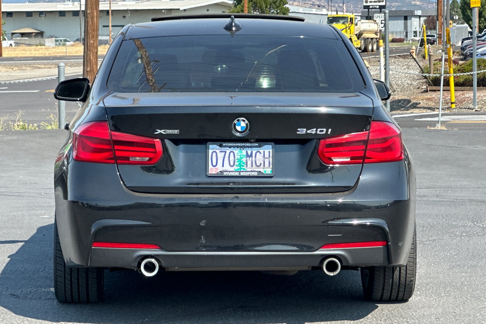 Used 2018 BMW 340i xDrive Sedan w/ Premium Package AWD/4WD image 5