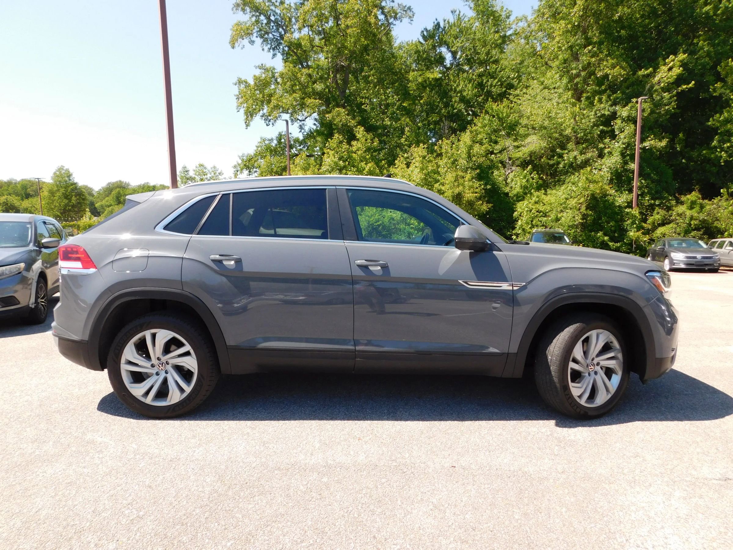 Used 2021 Volkswagen Atlas Cross Sport SEL AWD/4WD image 4