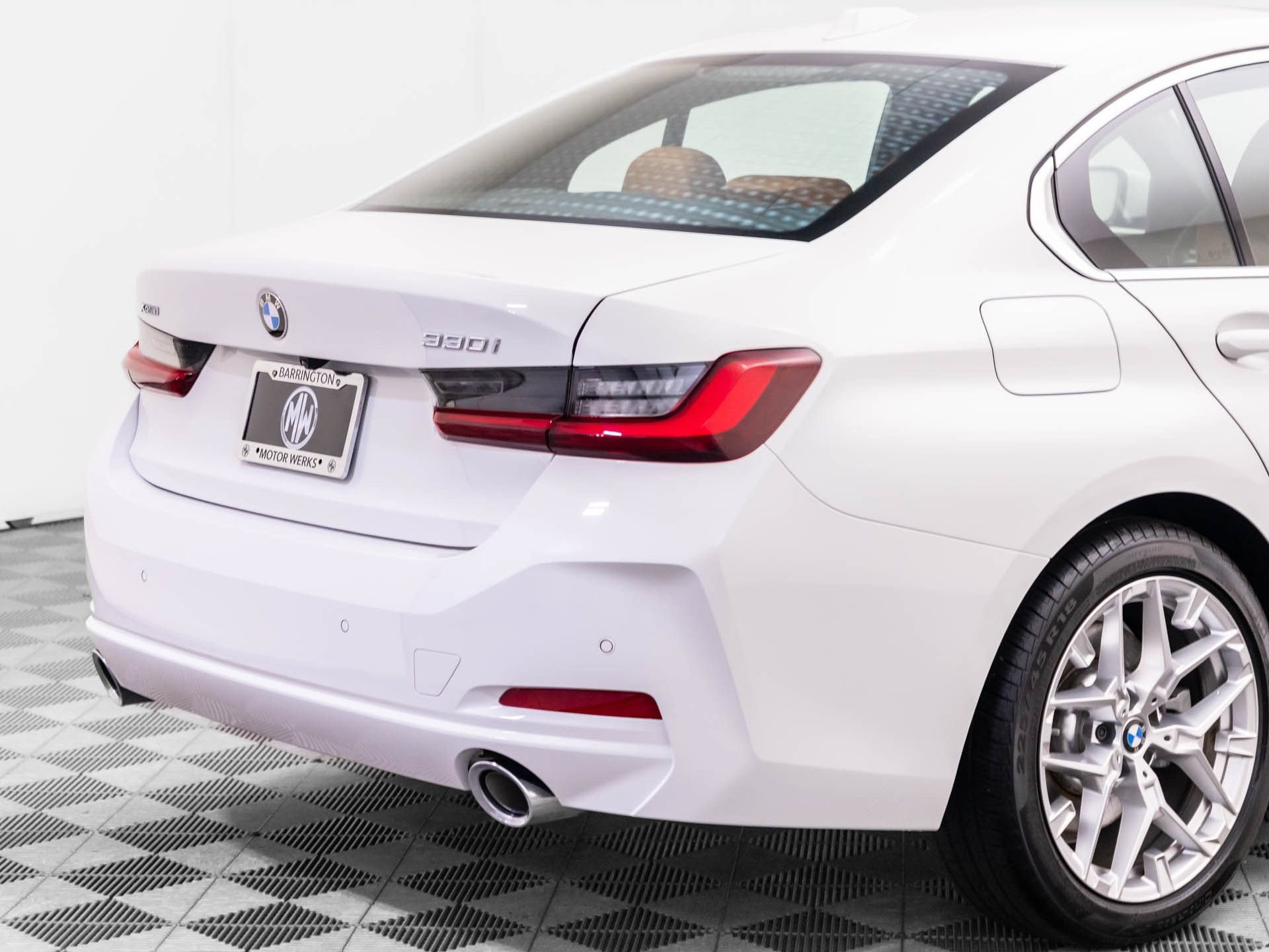 Used 2025 BMW 330i xDrive Sedan w/ M Sport Package AWD/4WD image 34