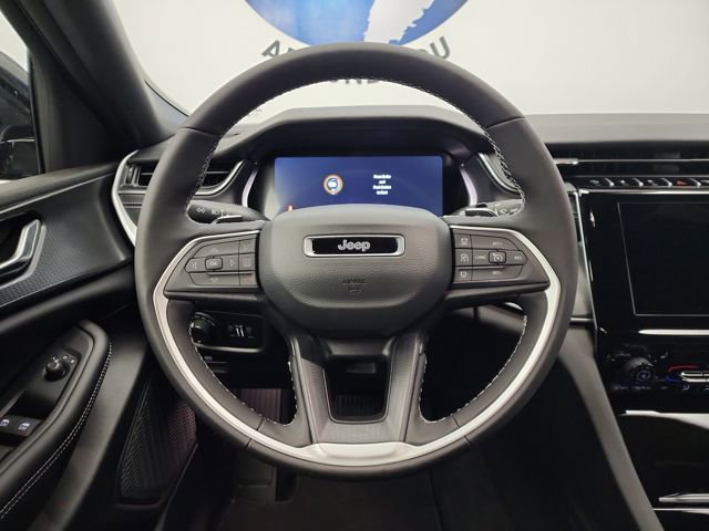 New 2025 Jeep Grand Cherokee Altitude image 20