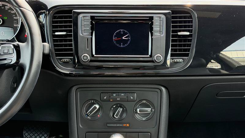 Used 2018 Volkswagen Beetle 2.0T FWD image 26
