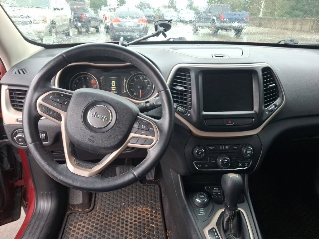 Used 2017 Jeep Cherokee Latitude w/ True North Edition image 12