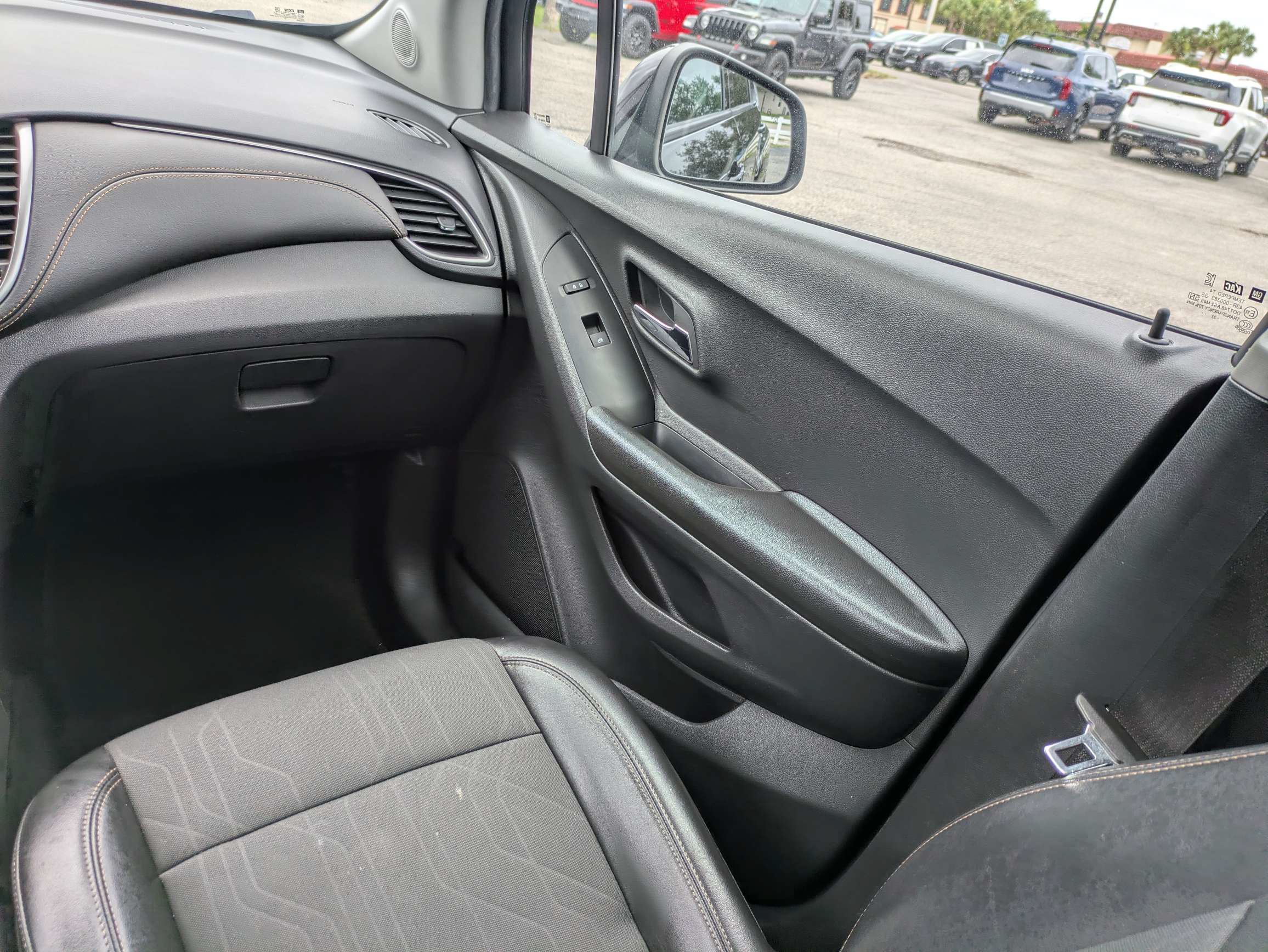 Used 2022 Chevrolet Trax LT w/ Driver Confidence Package AWD/4WD image 17