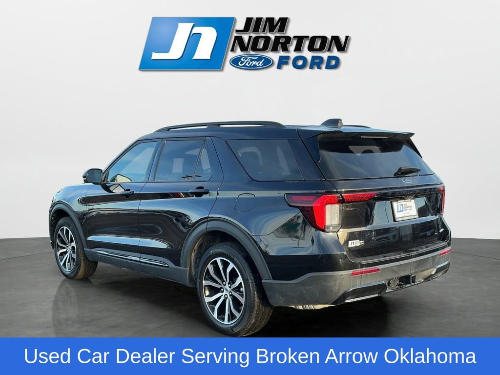 Used 2025 Ford Explorer ST-Line image 6