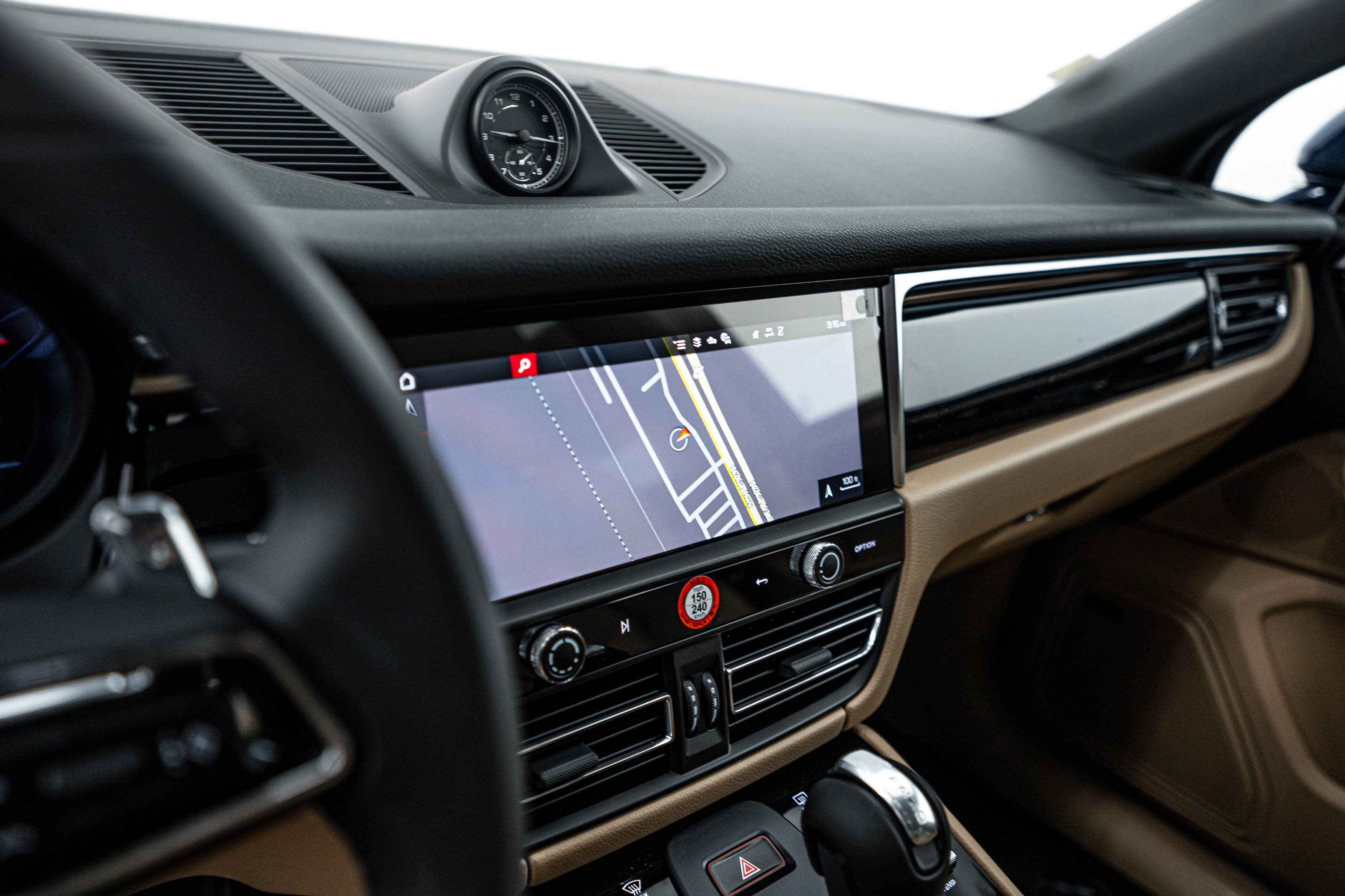 New 2025 Porsche Macan image 14