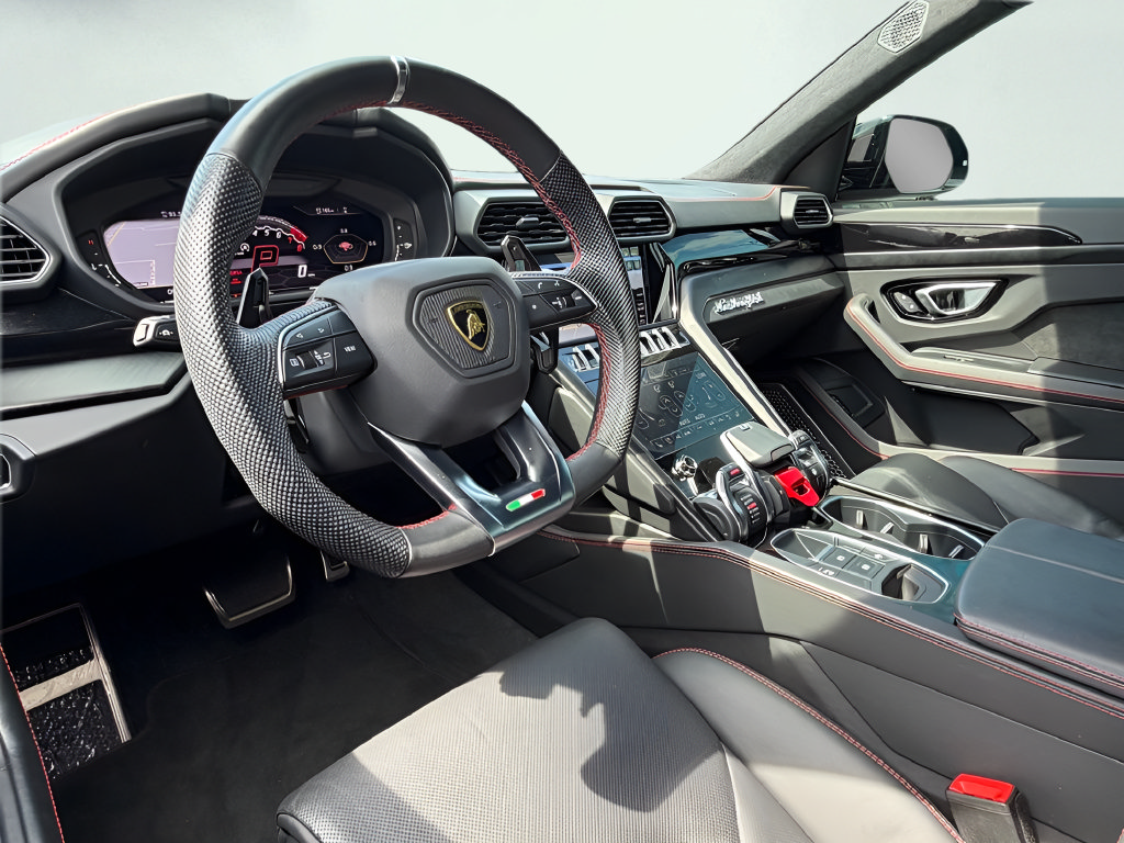 Used 2021 Lamborghini Urus AWD/4WD image 14