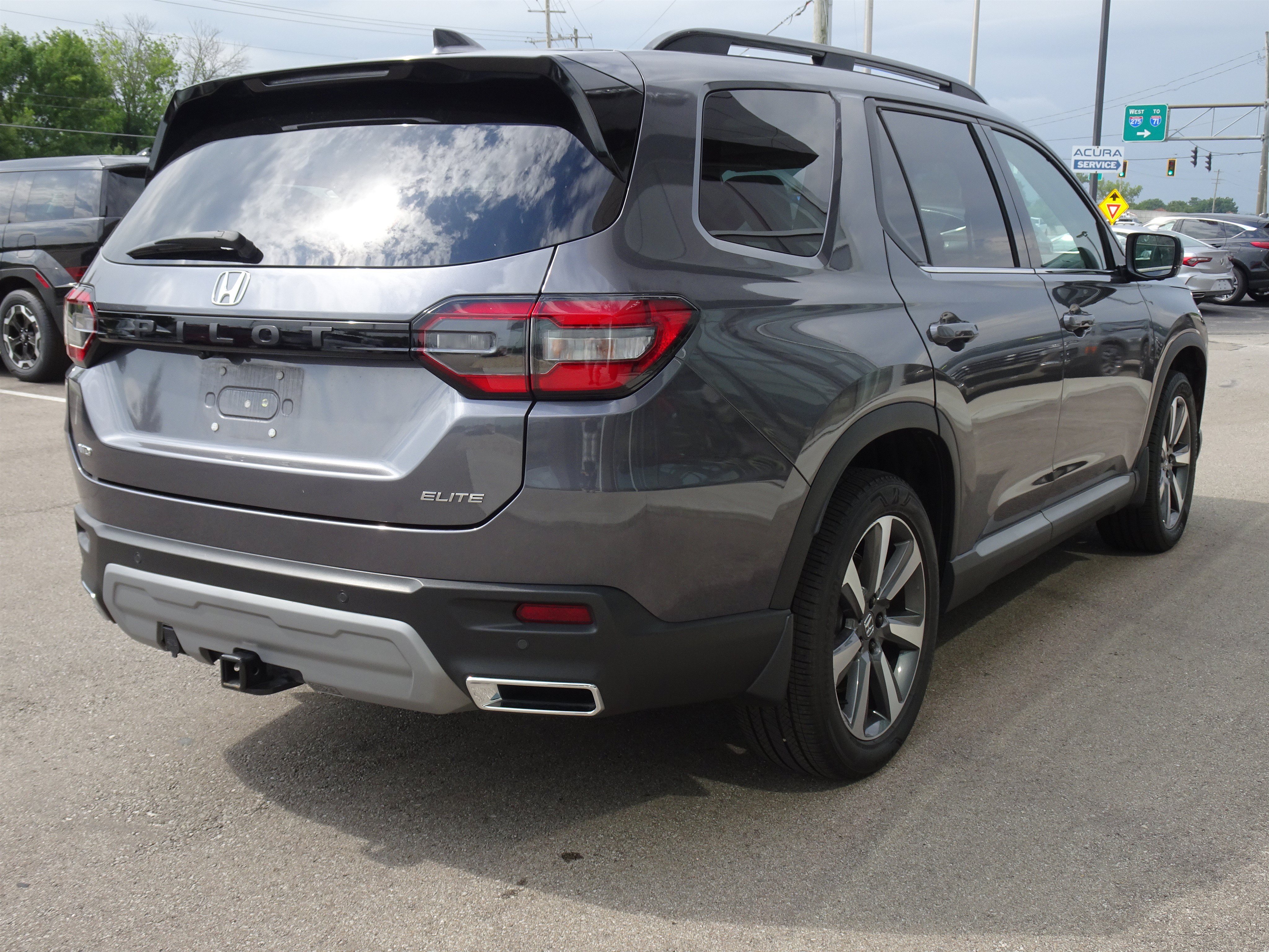 Used 2025 Honda Pilot Elite image 5