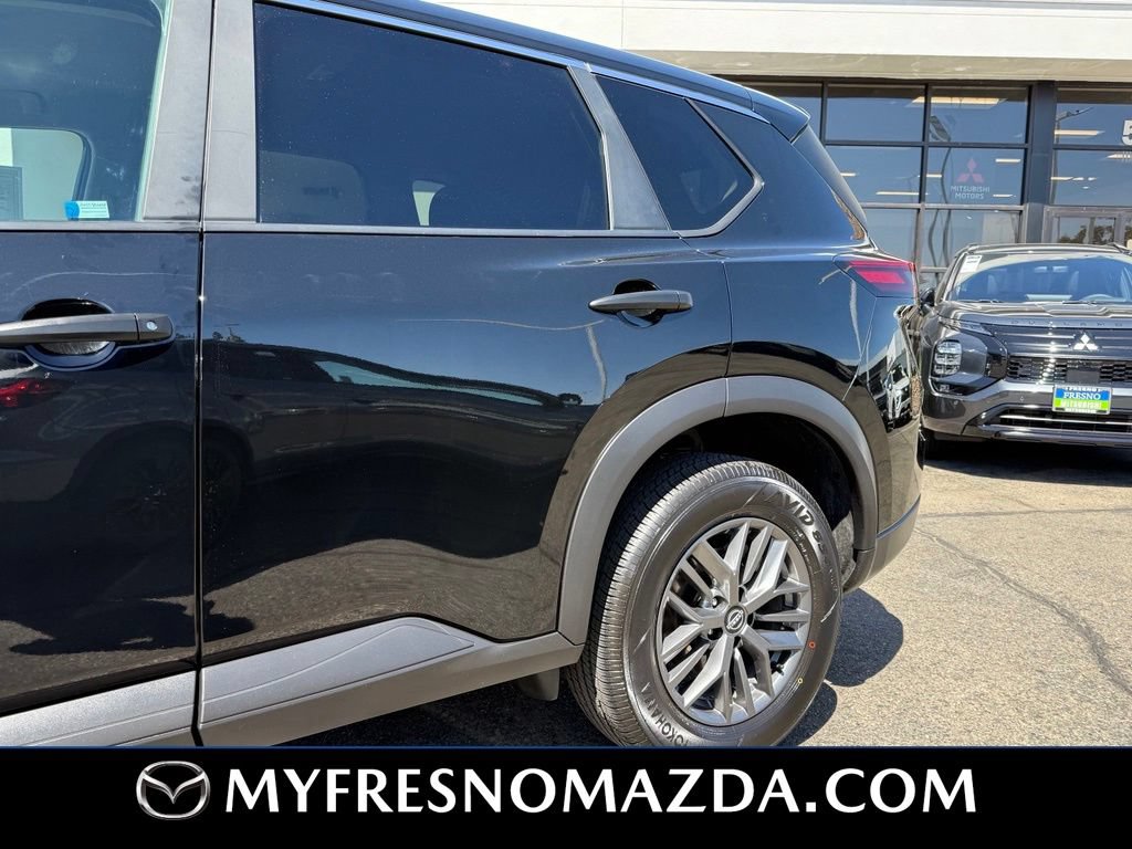 Used 2024 Nissan Rogue S FWD image 5