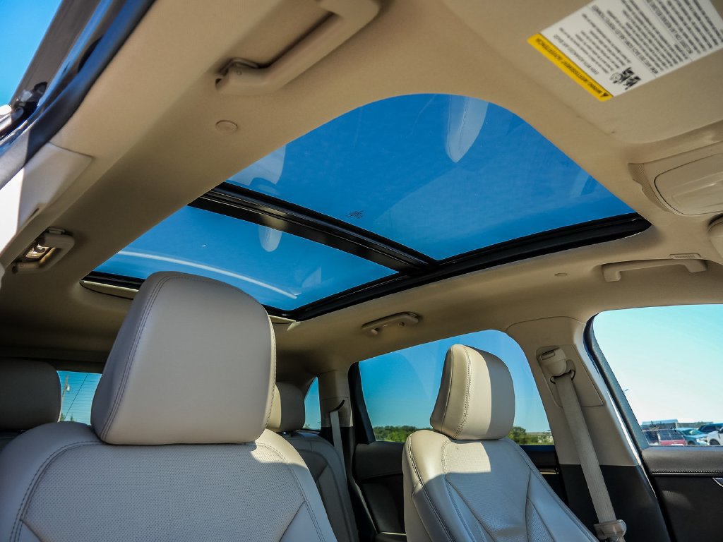 Used 2023 Lincoln Nautilus Reserve AWD/4WD image 18