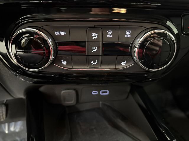 Used 2025 Chevrolet Trax ACTIV w/ Sunroof Package image 29