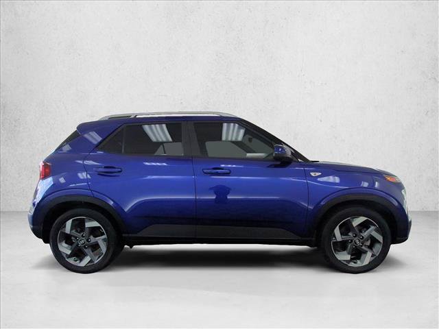 Used 2022 Hyundai Venue Limited FWD image 4