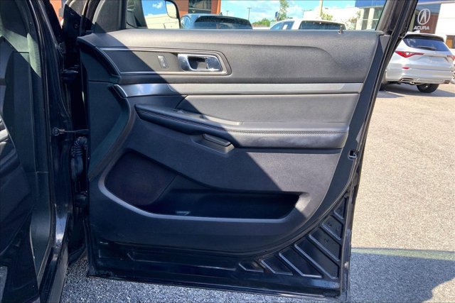 Used 2019 Ford Explorer XLT AWD/4WD image 23