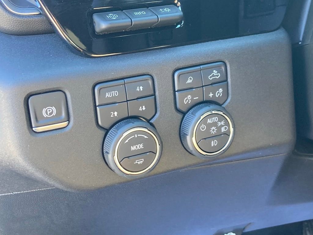 New 2025 Chevrolet Silverado 1500 High Country w/ High Country Premium Package AWD/4WD image 20