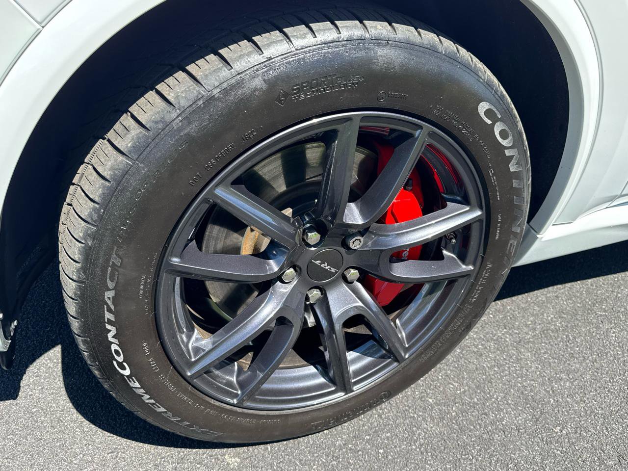 Used 2018 Dodge Durango SRT w/ Technology Group AWD/4WD image 28