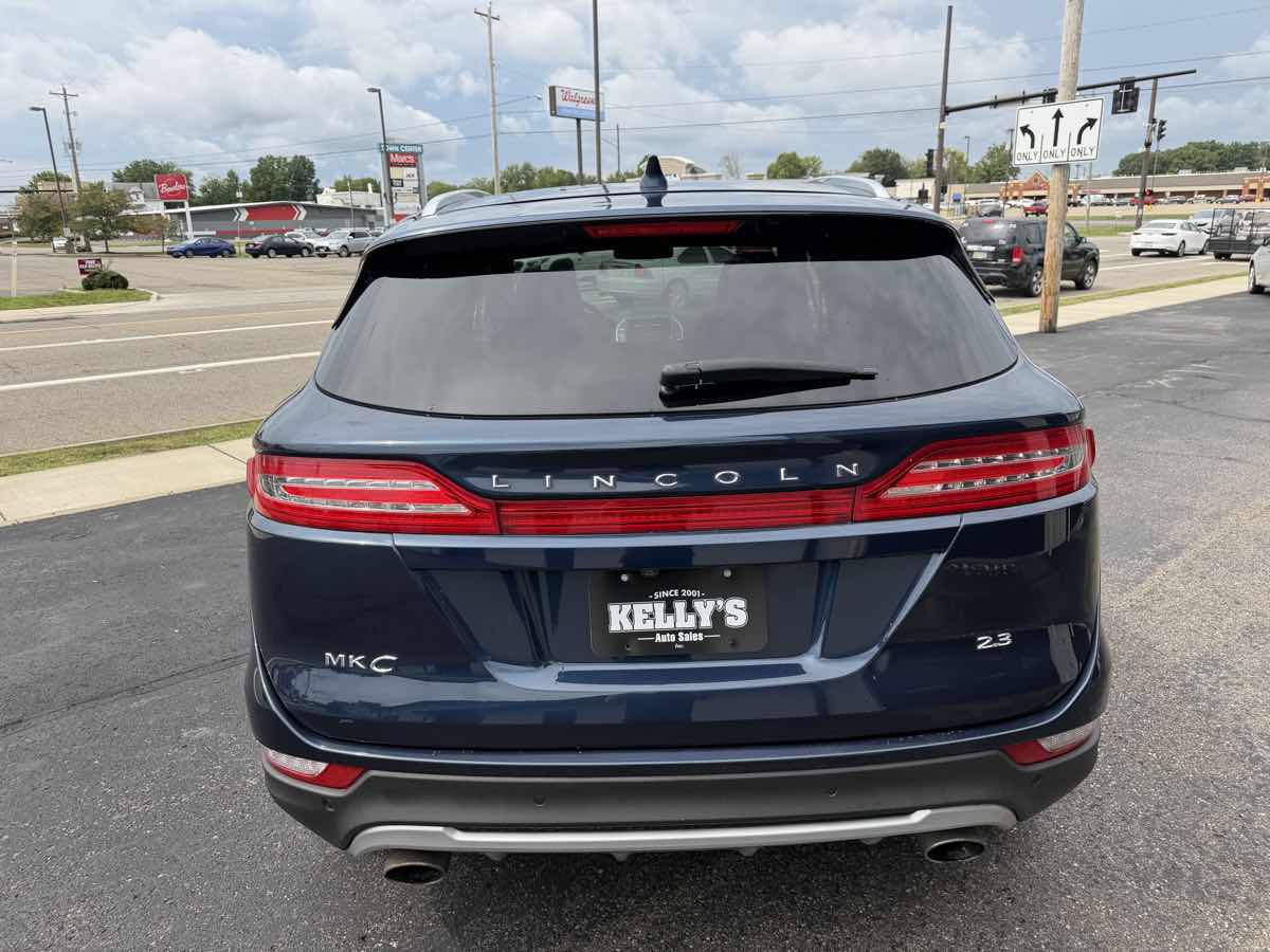 Used 2017 Lincoln MKC Reserve AWD/4WD image 4