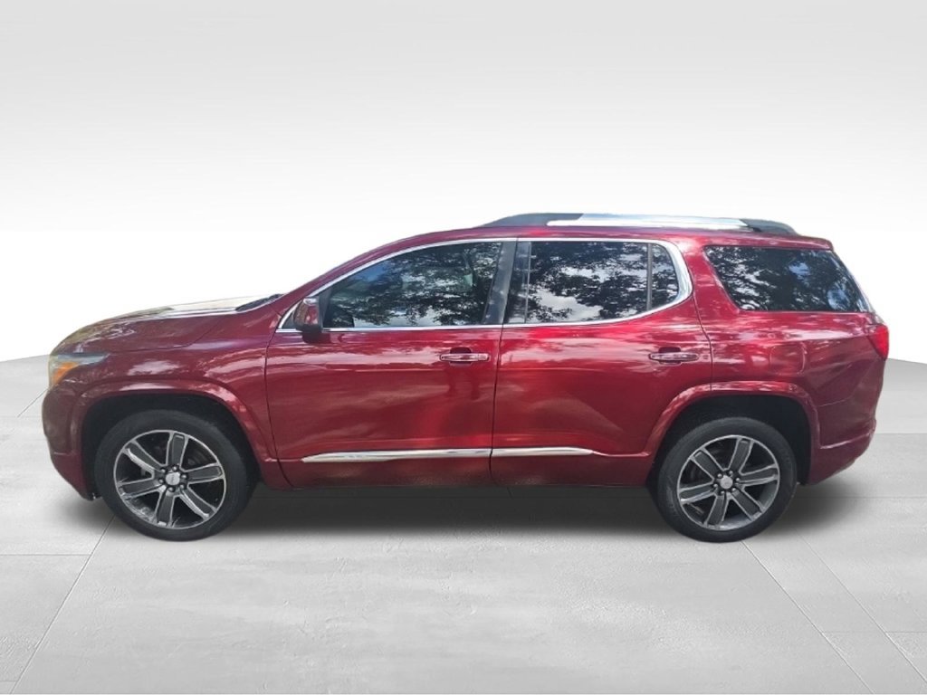 Used 2017 GMC Acadia Denali w/ Technology Package FWD image 2