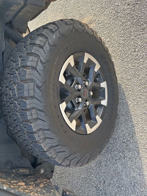 Used 2024 Jeep Wrangler Unlimited Rubicon w/ Technology Group AWD/4WD image 4