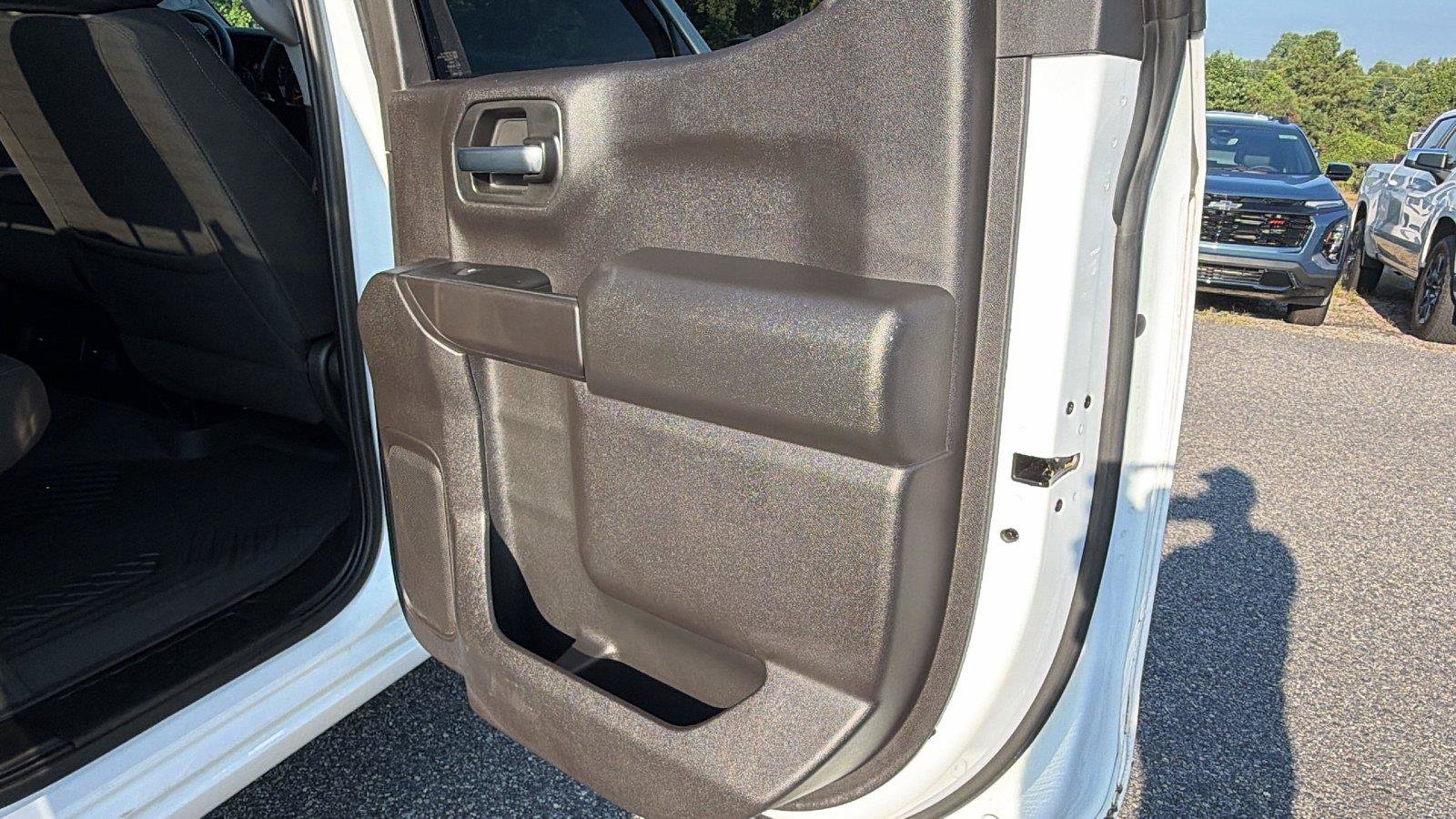 Used 2023 Chevrolet Silverado 1500 Custom Trail Boss AWD/4WD image 19