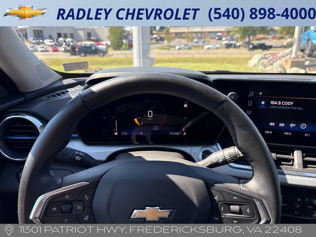 Certified 2025 Chevrolet Trax LT w/ LT Convenience Package FWD image 6