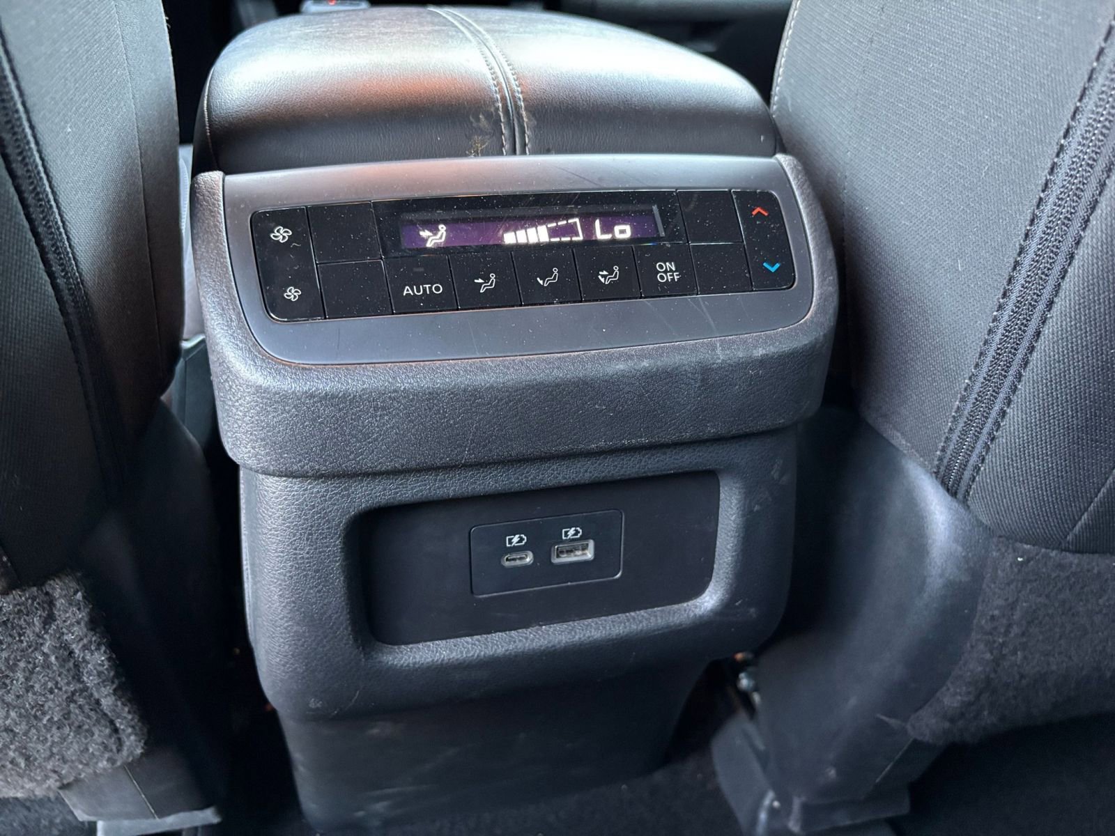 Used 2025 Nissan Pathfinder SV AWD/4WD image 24