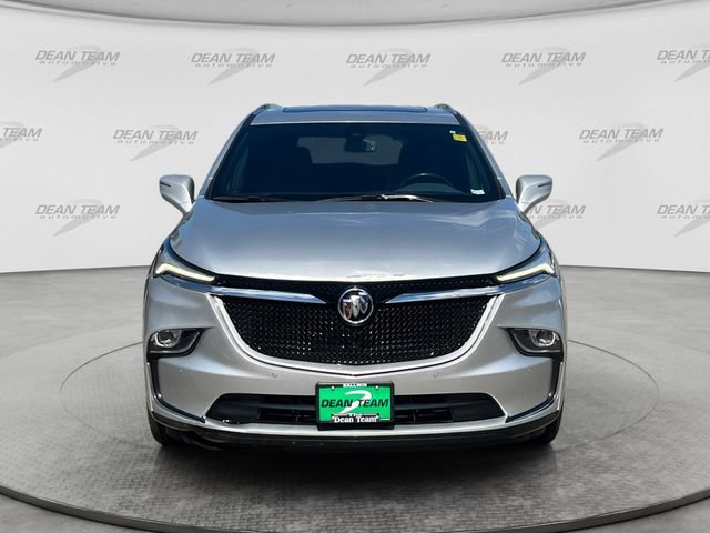 Used 2022 Buick Enclave Essence w/ Experience Buick Package FWD image 2