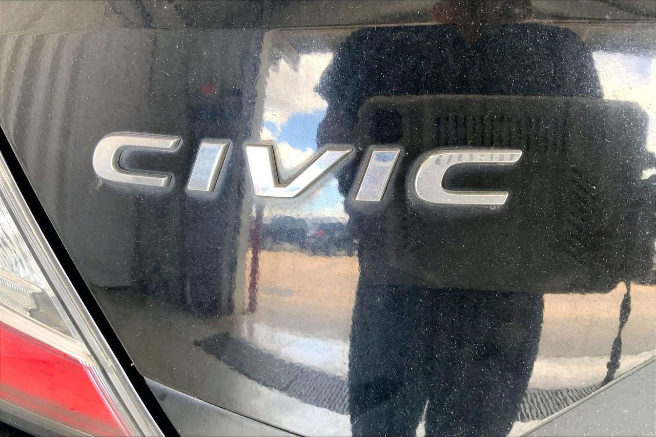 Used 2018 Honda Civic Sport image 9